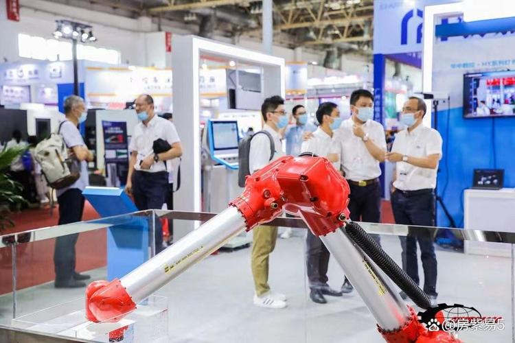 高端数控机床与装备区:展示高端数控机床及自动化装备.切削工具与